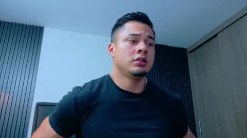 Snapshot of thekingerick chatting on May 19, 3:57 am thekingerick online show from May 19, 3:57 am