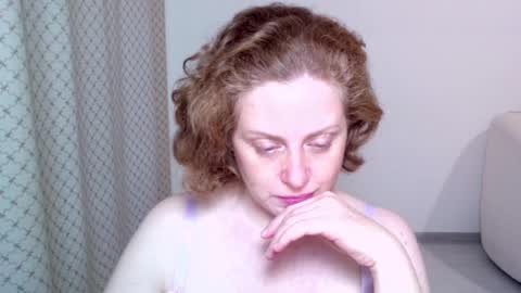 Ella online show from November 9, 7:50 am