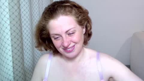 Ella online show from November 20, 9:09 am