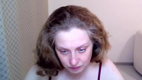 Ella online show from February 23, 3:42 pm