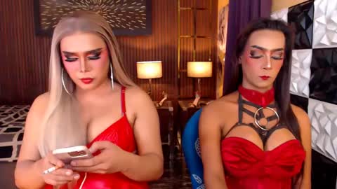 Snapshot of thelastdestroyerxx chatting on April 24, 8:39 am Paula online show from April 24, 8:39 am