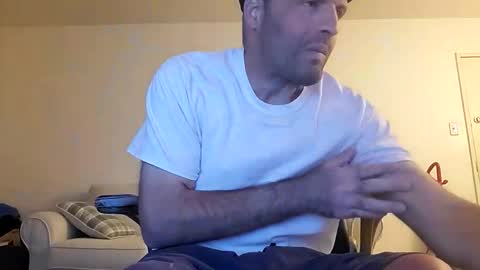 Snapshot of themann18951pa chatting on June 3, 2:25 am The420 online show from June 3, 2:25 am