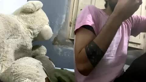 Snapshot of themarttinguyyy chatting on October 17, 1:31 am themarttinguyyy online show from October 17, 1:31 am