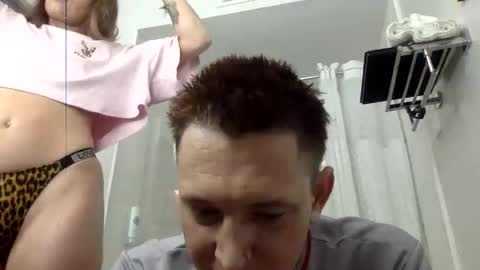 Snapshot of themaxwood chatting on March 3, 6:58 pm themaxwood online show from March 3, 6:58 pm