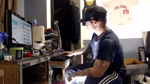 Snapshot of themechanic_ chatting on December 11, 11:32 pm sledge online show from December 11, 11:32 pm