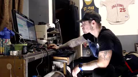 Snapshot of themechanic_ chatting on December 17, 2:01 am sledge online show from December 17, 2:01 am