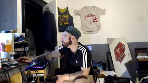 Snapshot of themechanic_ chatting on February 8, 7:59 pm sledge online show from February 8, 7:59 pm