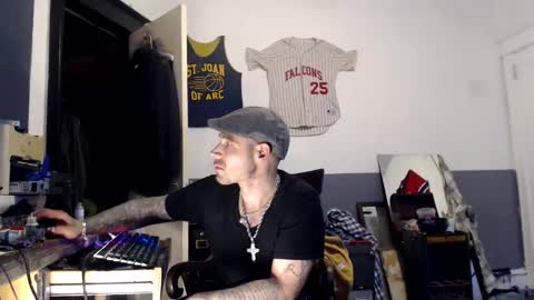Snapshot of themechanic_ chatting on February 25, 1:06 pm sledge online show from February 25, 1:06 pm