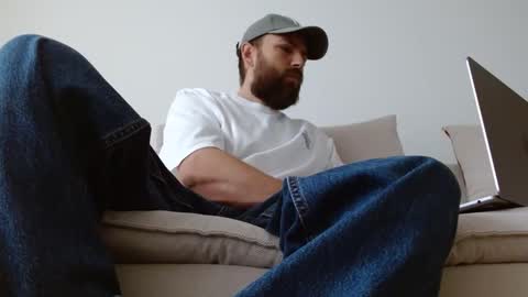 TheMonarchGoat online show from October 2, 6:42 am