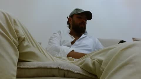 TheMonarchGoat online show from November 22, 3:00 pm