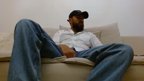 TheMonarchGoat online show from December 17, 4:24 pm