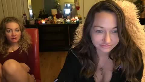 Cach Nelson online show from January 1, 1:05 pm