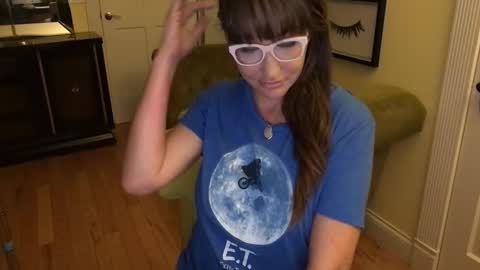 Cach Nelson online show from October 19, 9:43 am