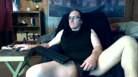 Snapshot of theneonraven chatting on October 2, 7:10 pm The Neon Raven online show from October 2, 7:10 pm