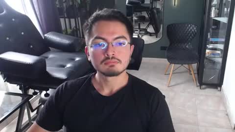 Snapshot of theo_ramirez chatting on July 16, 6:03 pm theo_ramirez online show from July 16, 6:03 pm