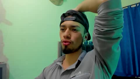 Snapshot of theo_stone04 chatting on September 14, 7:29 am Theo online show from September 14, 7:29 am