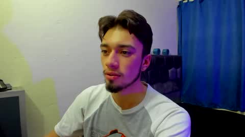 Snapshot of theo_stone04 chatting on September 19, 9:11 am Theo online show from September 19, 9:11 am