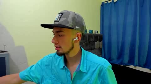 Snapshot of theo_stone04 chatting on September 23, 6:16 am Theo online show from September 23, 6:16 am