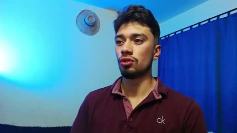 Snapshot of theo_stone04 chatting on November 22, 7:02 pm Theo online show from November 22, 7:02 pm