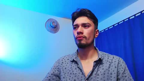 Snapshot of theo_stone04 chatting on November 29, 9:45 am Theo online show from November 29, 9:45 am