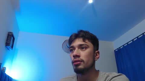 Snapshot of theo_stone04 chatting on November 30, 2:37 am Theo online show from November 30, 2:37 am