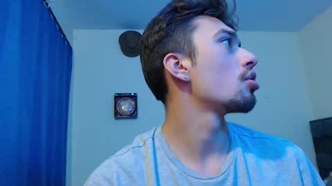 Snapshot of theo_stone04 chatting on February 12, 9:54 pm Theo online show from February 12, 9:54 pm