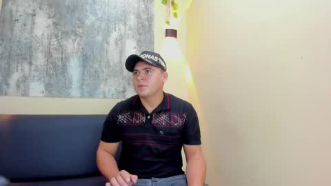 Snapshot of theo_wood3 chatting on June 2, 9:50 pm Theo online show from June 2, 9:50 pm