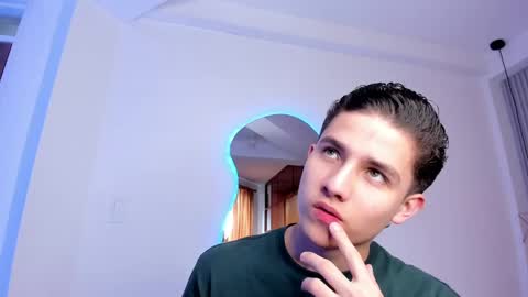 Snapshot of theohawke_ chatting on January 2, 3:19 pm THEO- MATEO online show from January 2, 3:19 pm