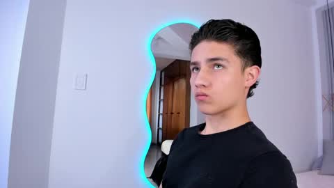 Snapshot of theohawke_ chatting on January 7, 1:57 pm THEO- MATEO online show from January 7, 1:57 pm