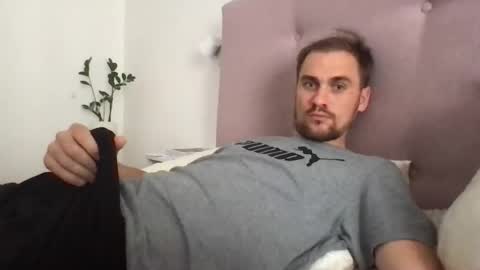 theonetojerkwith online show from September 27, 7:35 am