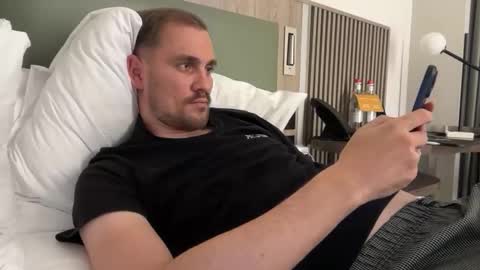 theonetojerkwith online show from November 6, 2:07 pm