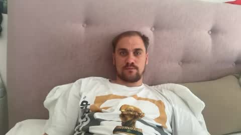 theonetojerkwith online show from June 21, 6:49 am