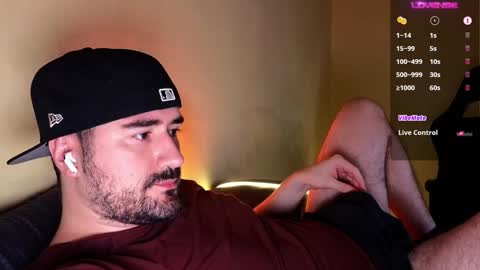 Snapshot of theoravi chatting on December 4, 3:26 am Theo Ravi online show from December 4, 3:26 am