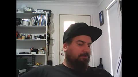 aussiebeard online show from February 13, 2:34 am