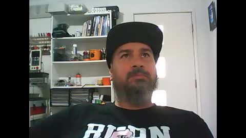 Snapshot of theozbeardguy chatting on March 18, 2:15 am aussiebeard online show from March 18, 2:15 am