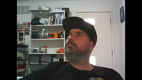 Snapshot of theozbeardguy chatting on March 31, 2:13 am aussiebeard online show from March 31, 2:13 am