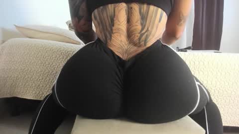 Snapshot of thepam_boobs chatting on September 16, 5:47 pm Pamela online show from September 16, 5:47 pm