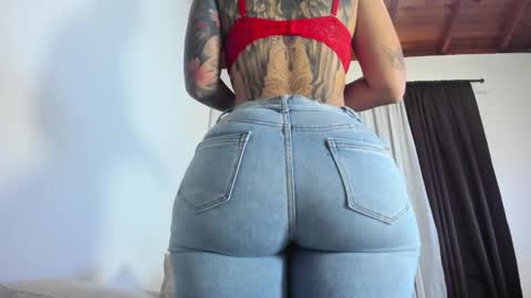 Snapshot of thepam_boobs chatting on September 25, 5:49 pm Pamela online show from September 25, 5:49 pm