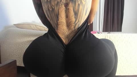 Snapshot of thepam_boobs chatting on October 15, 5:46 pm Pamela online show from October 15, 5:46 pm