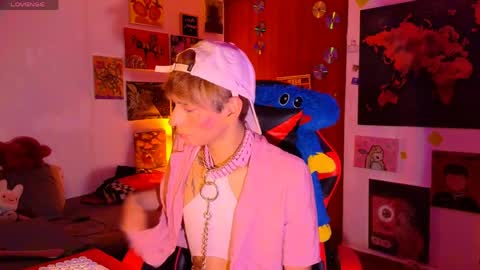 Matt independent model  online show from April 11, 8:57 pm