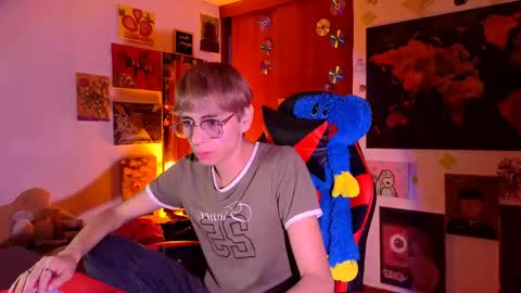 Matt independent model  online show from April 15, 7:32 pm