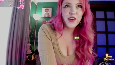 Snapshot of theprincess_rosee chatting on October 28, 8:44 pm Rosie  online show from October 28, 8:44 pm