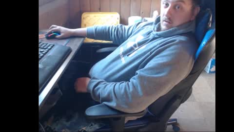 Snapshot of therealbigcheese0695 chatting on January 20, 2:36 pm therealbigcheese0695 online show from January 20, 2:36 pm