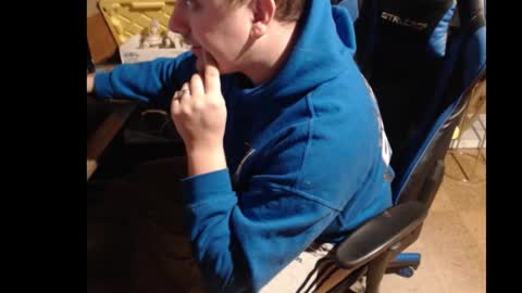 Snapshot of therealbigcheese0695 chatting on March 2, 1:08 am therealbigcheese0695 online show from March 2, 1:08 am