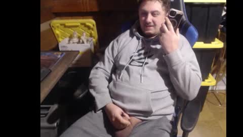 Snapshot of therealbigcheese0695 chatting on March 14, 12:50 am therealbigcheese0695 online show from March 14, 12:50 am