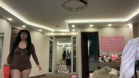 Snapshot of therealcamilabaddie chatting on January 17, 10:02 pm therealcamilabaddie online show from January 17, 10:02 pm