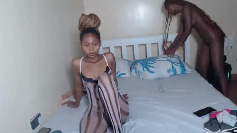 Snapshot of therealdesire chatting on February 23, 4:10 am therealdesire online show from February 23, 4:10 am