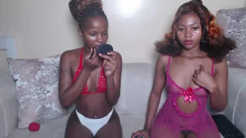 Snapshot of therealdesire chatting on May 17, 5:16 am therealdesire online show from May 17, 5:16 am