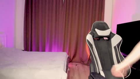 Snapshot of theresajhones chatting on February 24, 12:52 am Theresa online show from February 24, 12:52 am