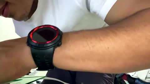 Snapshot of therondevereaux chatting on February 20, 2:19 am Theron Devereaux online show from February 20, 2:19 am